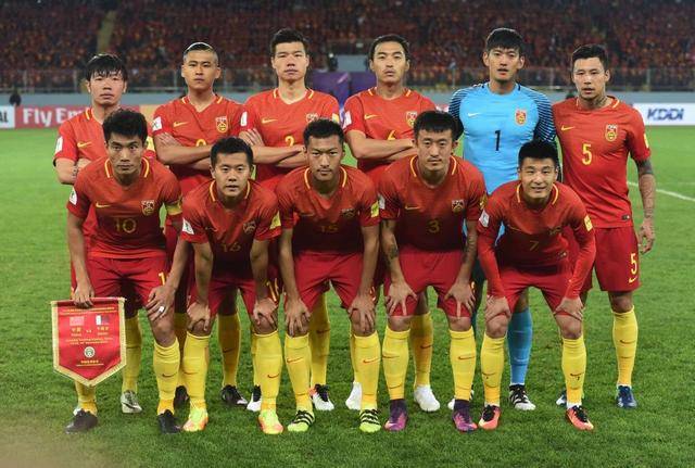 英超战报：曼城2-1战胜切尔西,（英超快讯：曼城2比1力克切尔西）